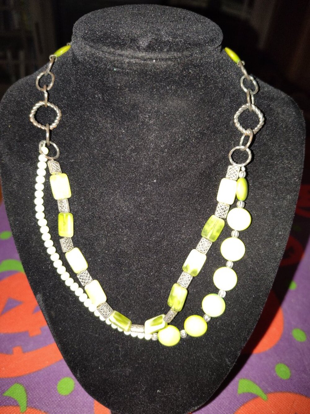 Ladies necklace